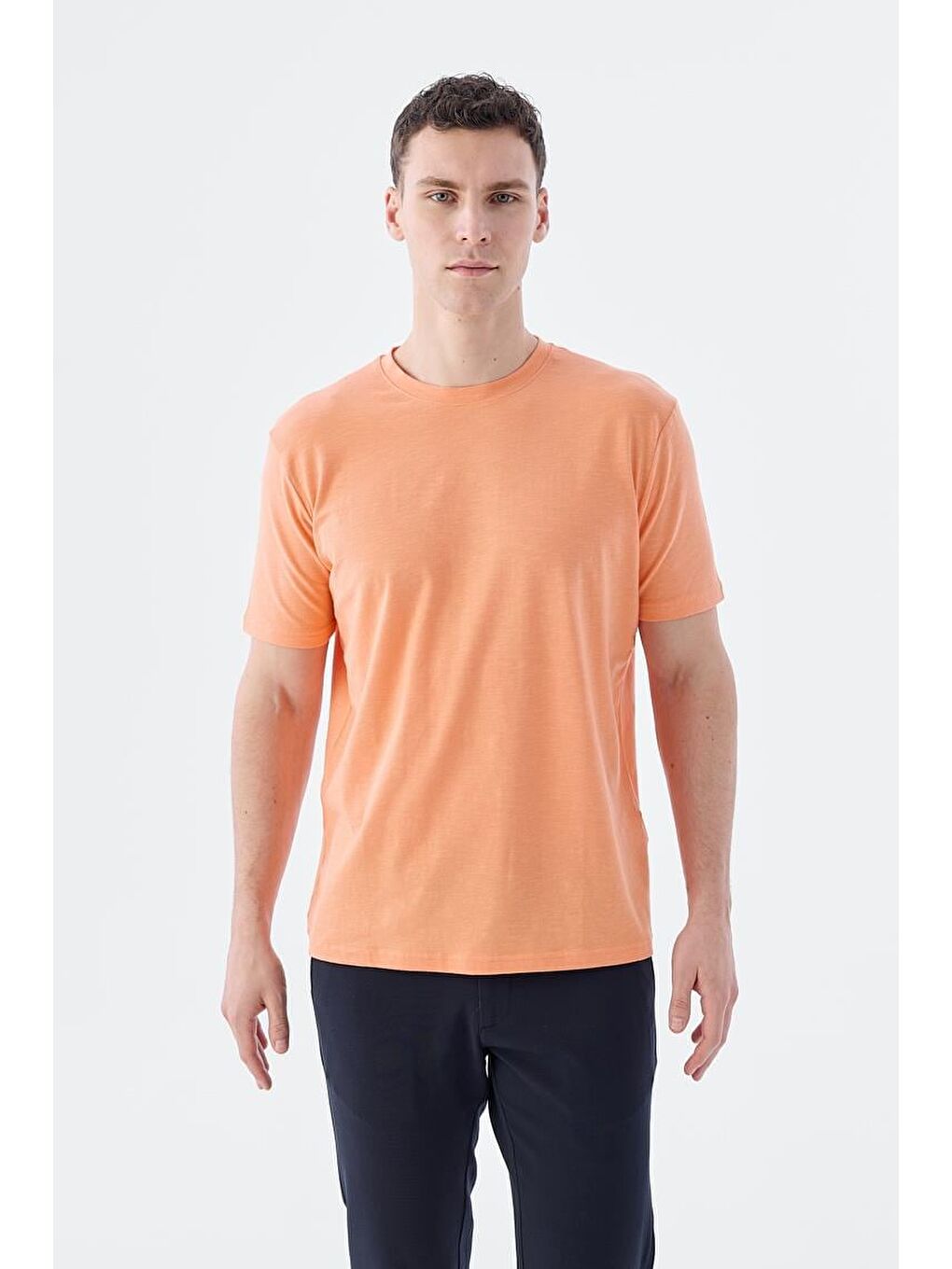 Turuncu Yavru Ağzı Slim Fit Bisiklet Yaka Basic T-Shirt