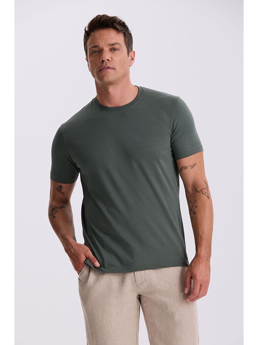 Haki %100 Pamuk Slim Fit Bisiklet Yaka Basic T-Shirt-1