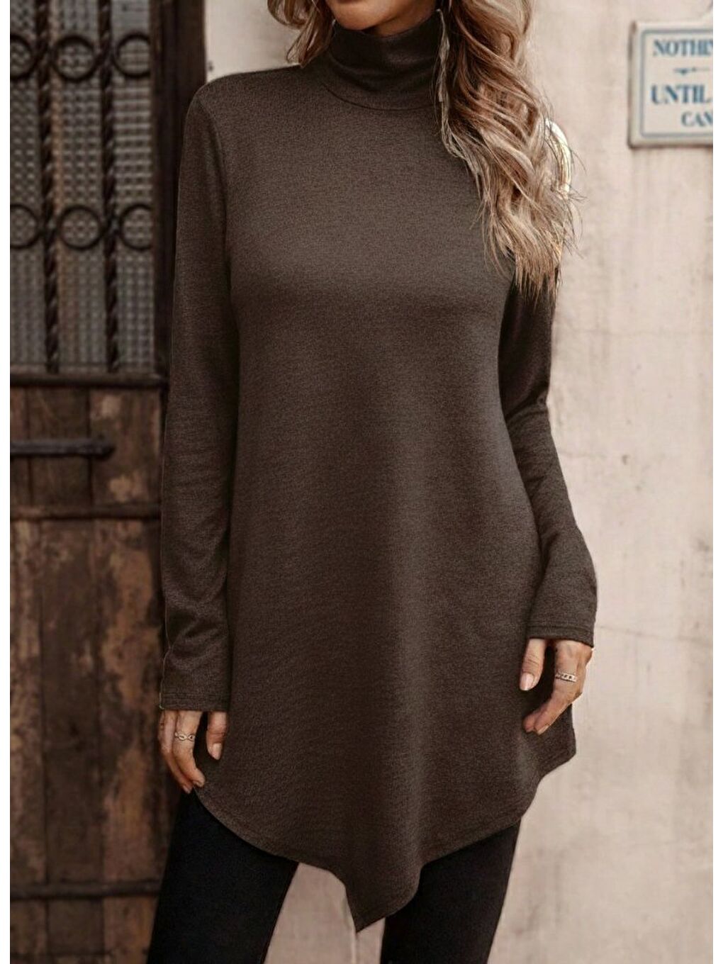 Kahverengi Kadın Uzun Kollu Balıkçı Yaka Asimetrik Kesim Detaylı Yün Viskon Bluz