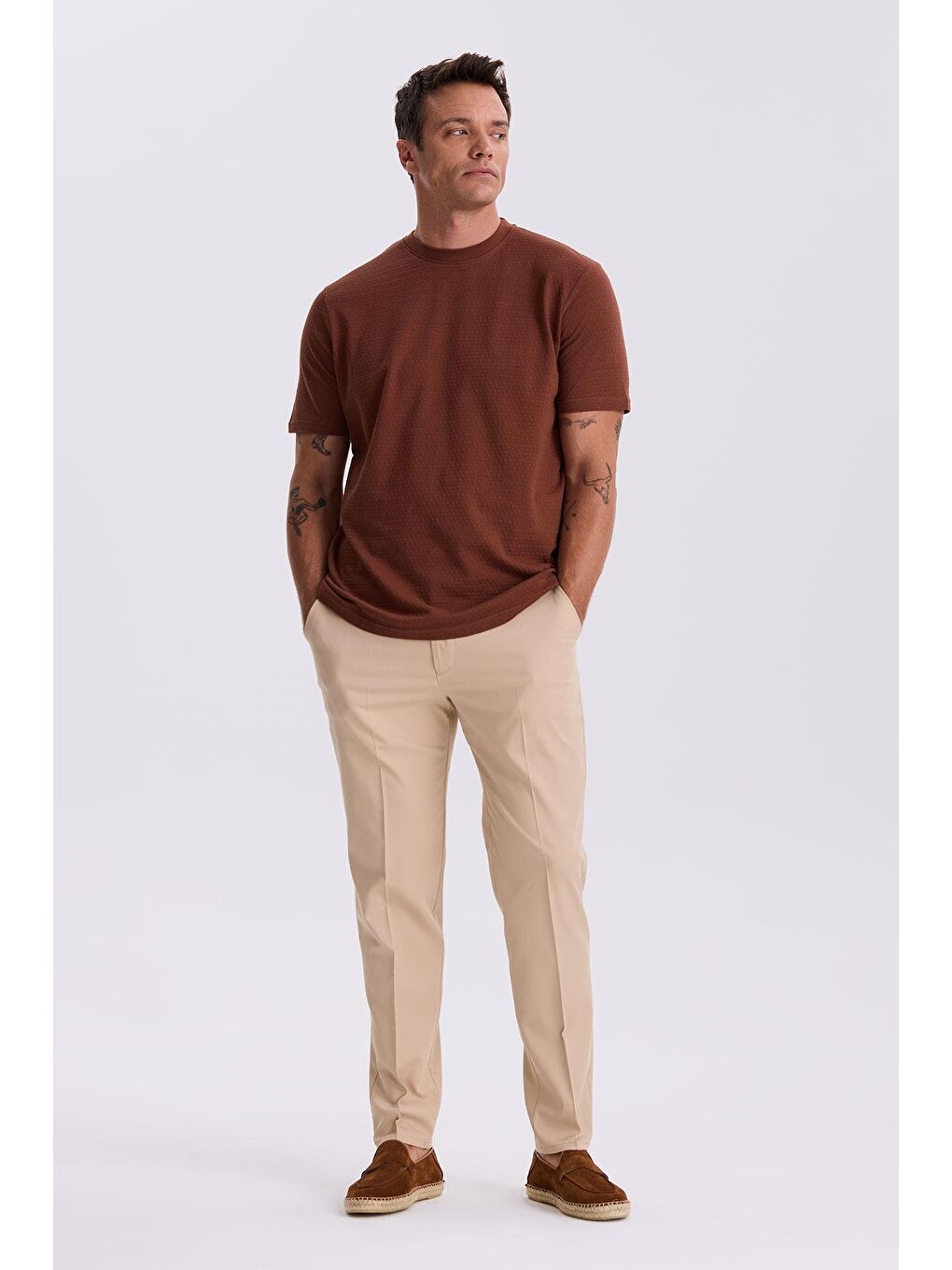 Kahverengi Kahve %100 Pamuk Desenli Bisiklet Yaka T-Shirt-1