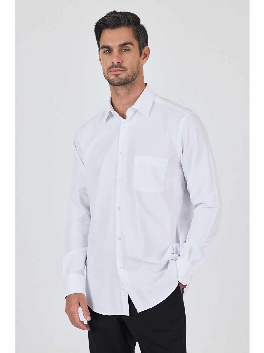 Beyaz Sert Yaka Düz Classic Comfort Fit Büyük Beden Gömlek 1004250901