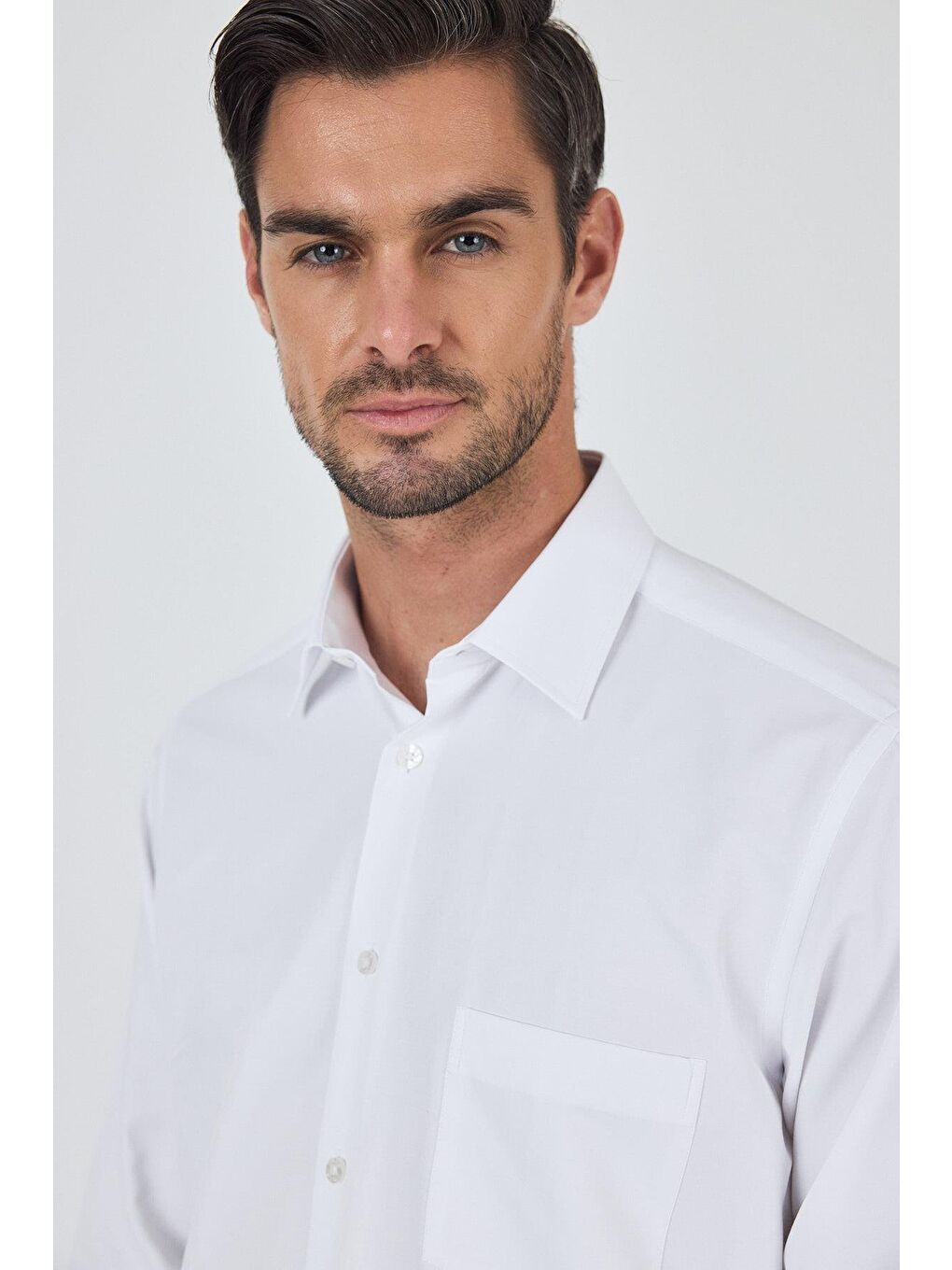 Beyaz Sert Yaka Düz Classic Comfort Fit Büyük Beden Gömlek 1004250901-3