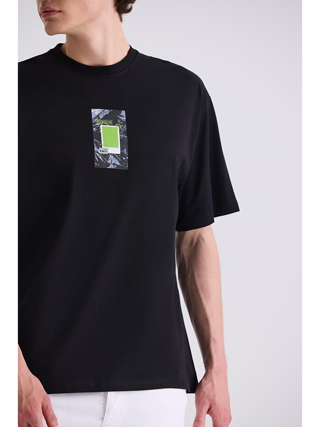 Siyah Baskılı Bisiklet Yaka T-Shirt-2