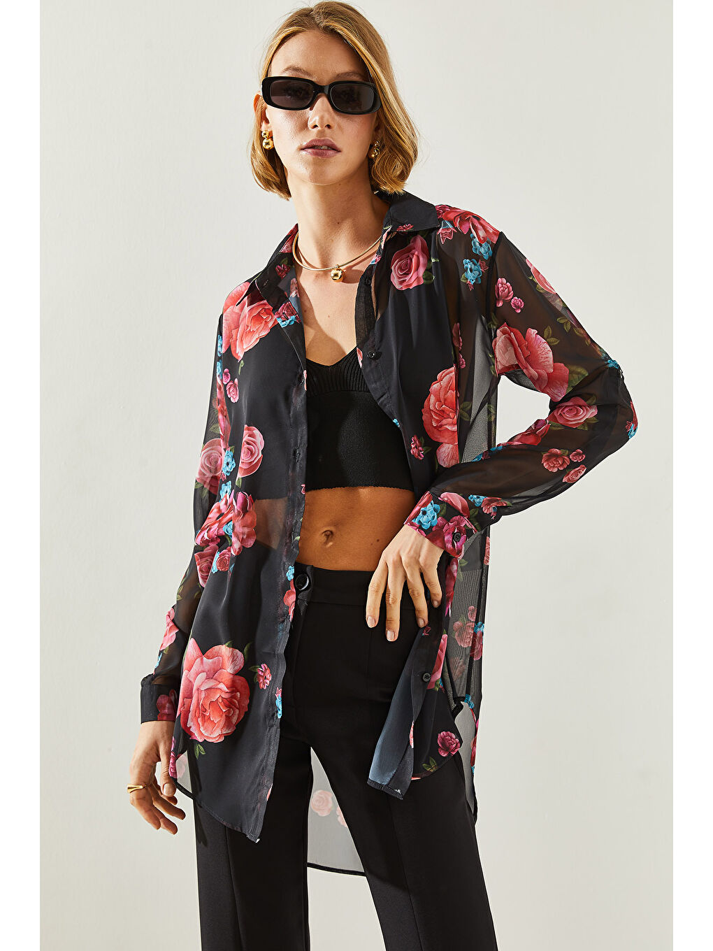 Siyah Kadın Önü Kısa Arkası Uzun Gül Desenli Tül Gömlek-2