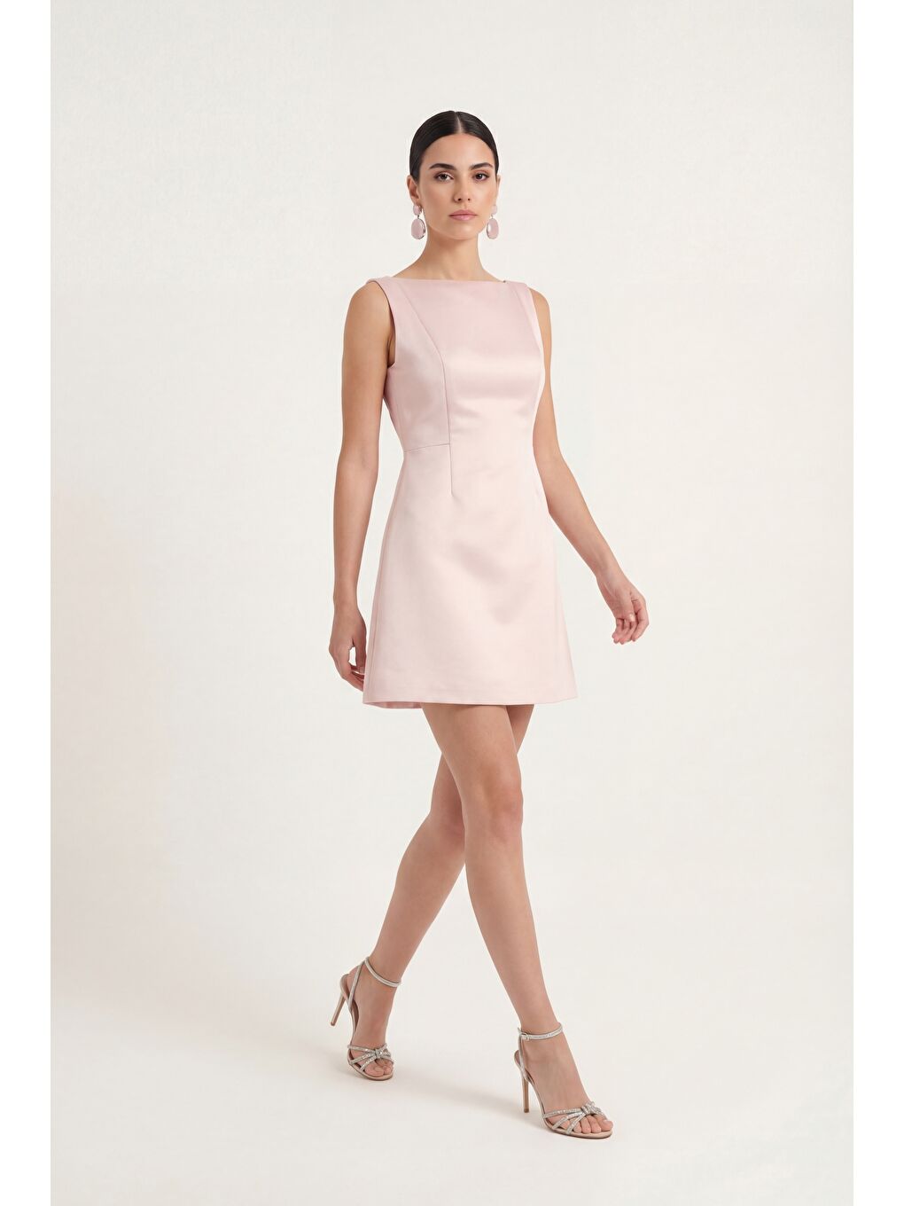 Pembe Kadın Pudra Sırt Dekolteli Mini Saten Mezuniyet Abiye Elbise