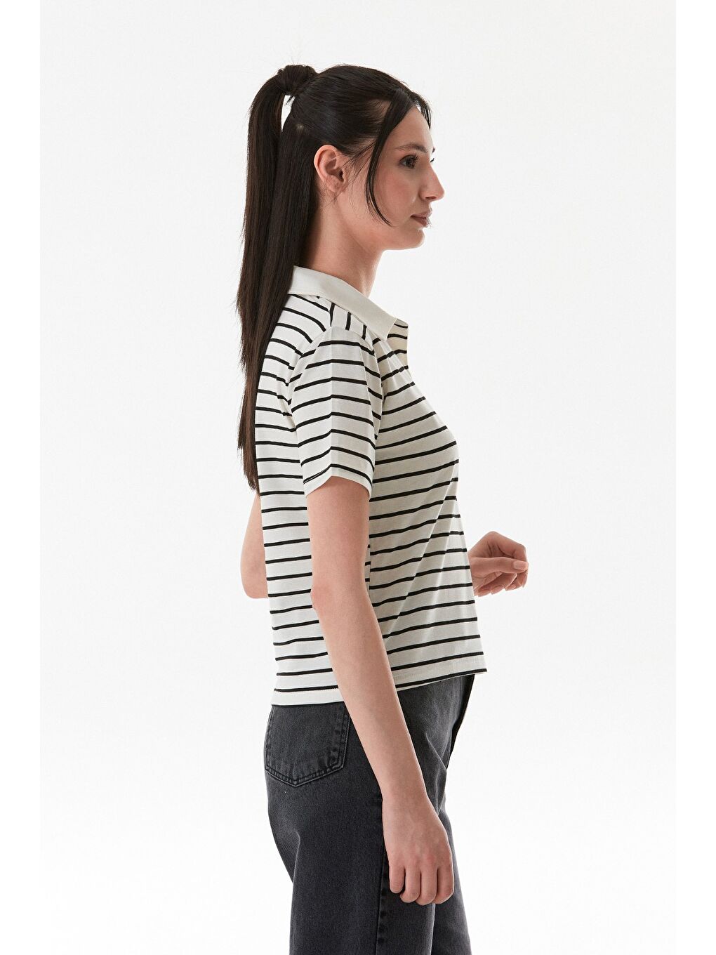 Siyah Çizgili Polo Yaka Tişört-2