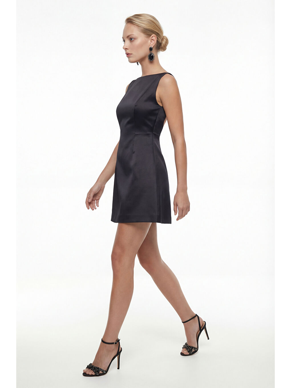 Kadın Siyah Sırt Dekolteli Mini Saten Mezuniyet Abiye Elbise-1