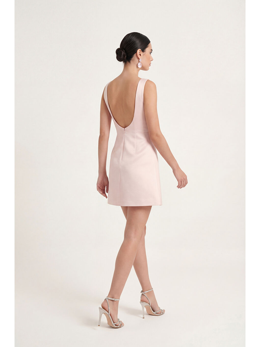 Pembe Kadın Pudra Sırt Dekolteli Mini Saten Mezuniyet Abiye Elbise-5