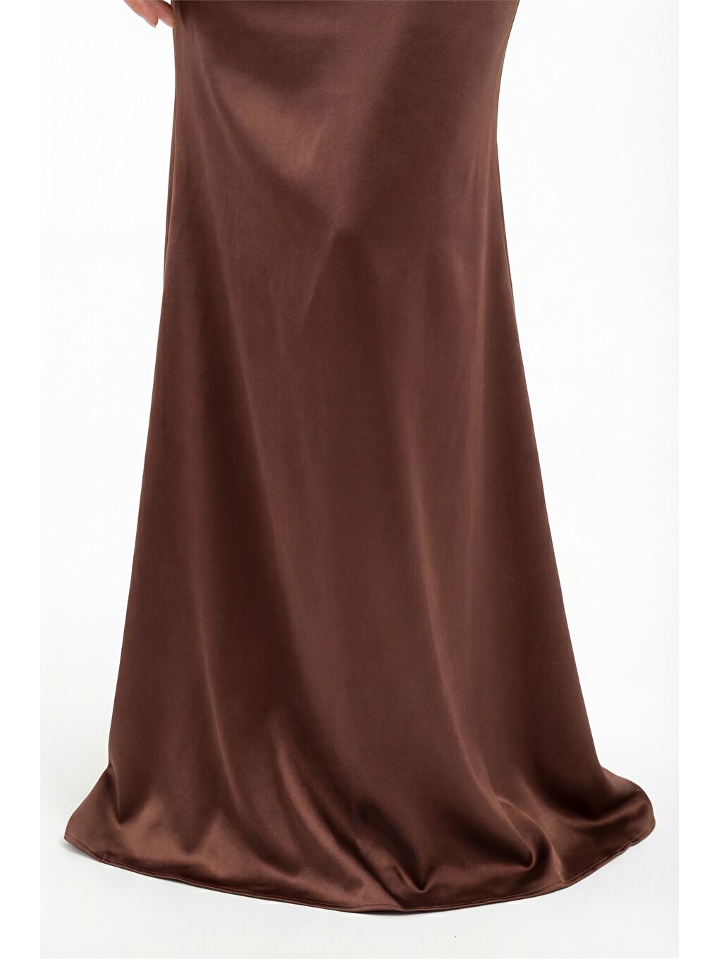 Kadın Kahverengi Dar Kalıp Kayık Yaka Boncuklu Uzun Saten Abiye Elbise-3