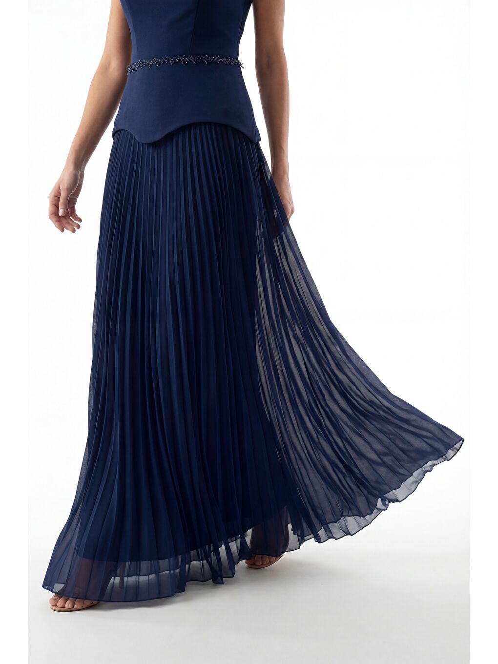 Kadın Lacivert Dar Kalıp Straplez Yaka Taşlı Piliseli Uzun Abiye Elbise-3