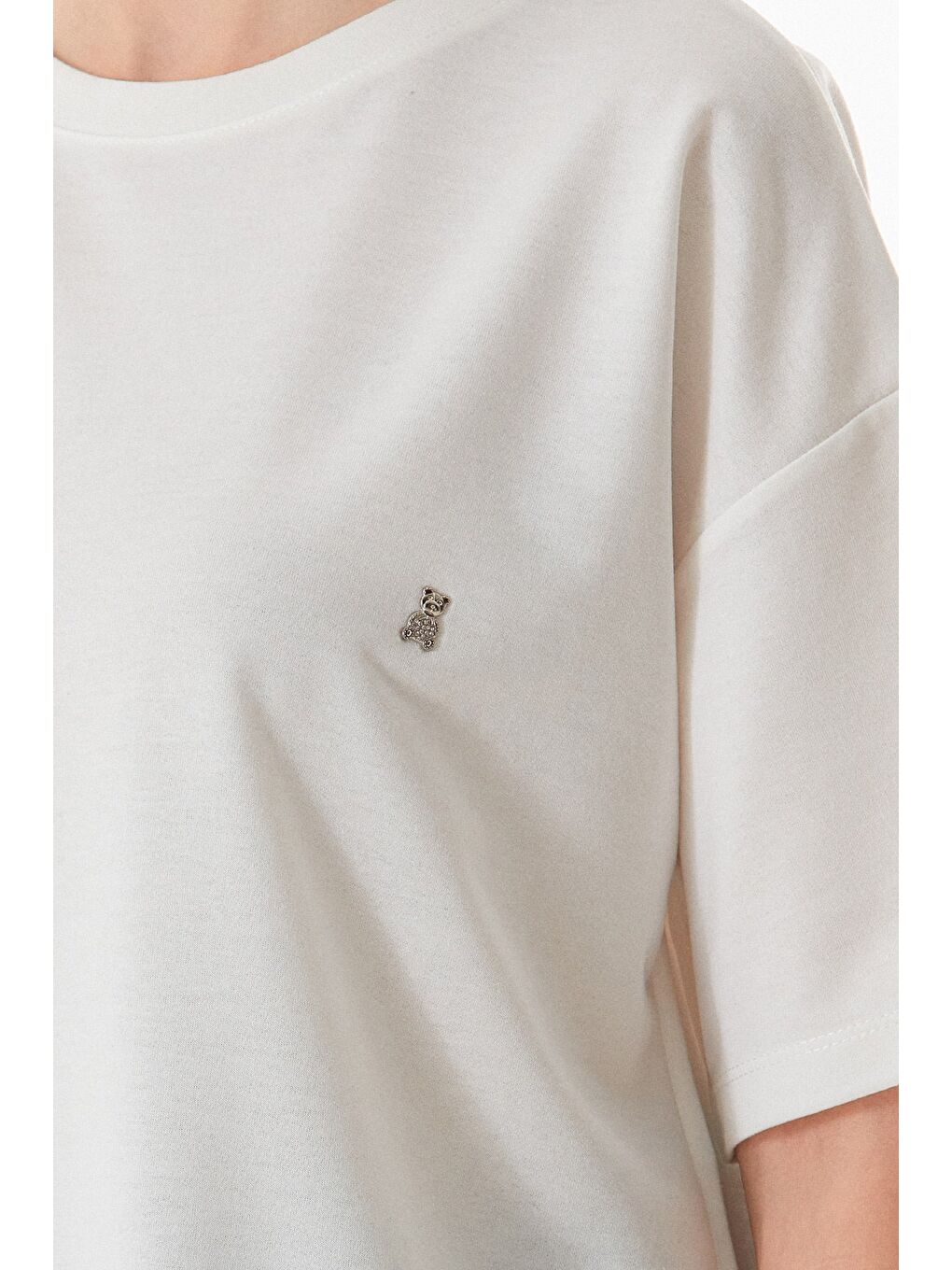 Ekru Ayıcık Detaylı Oversize Tişört-4