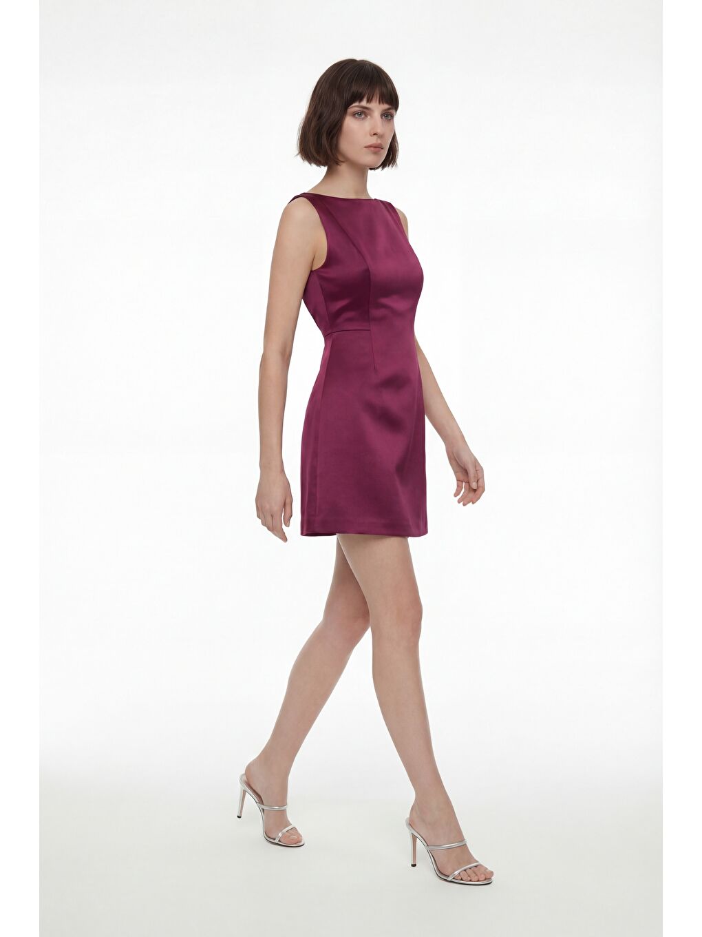 Kadın Bordo Sırt Dekolteli Mini Saten Mezuniyet Abiye Elbise