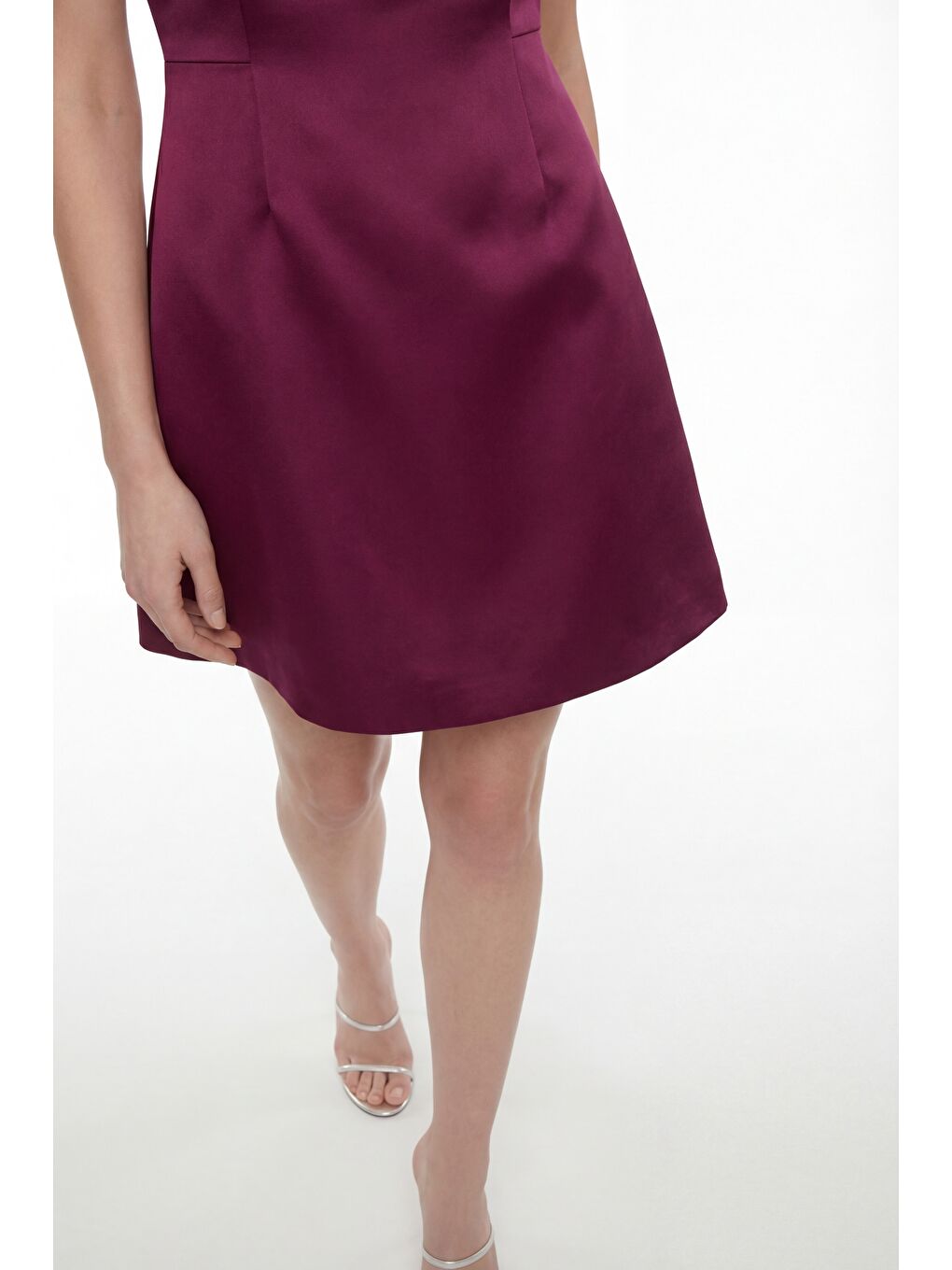 Kadın Bordo Sırt Dekolteli Mini Saten Mezuniyet Abiye Elbise-3