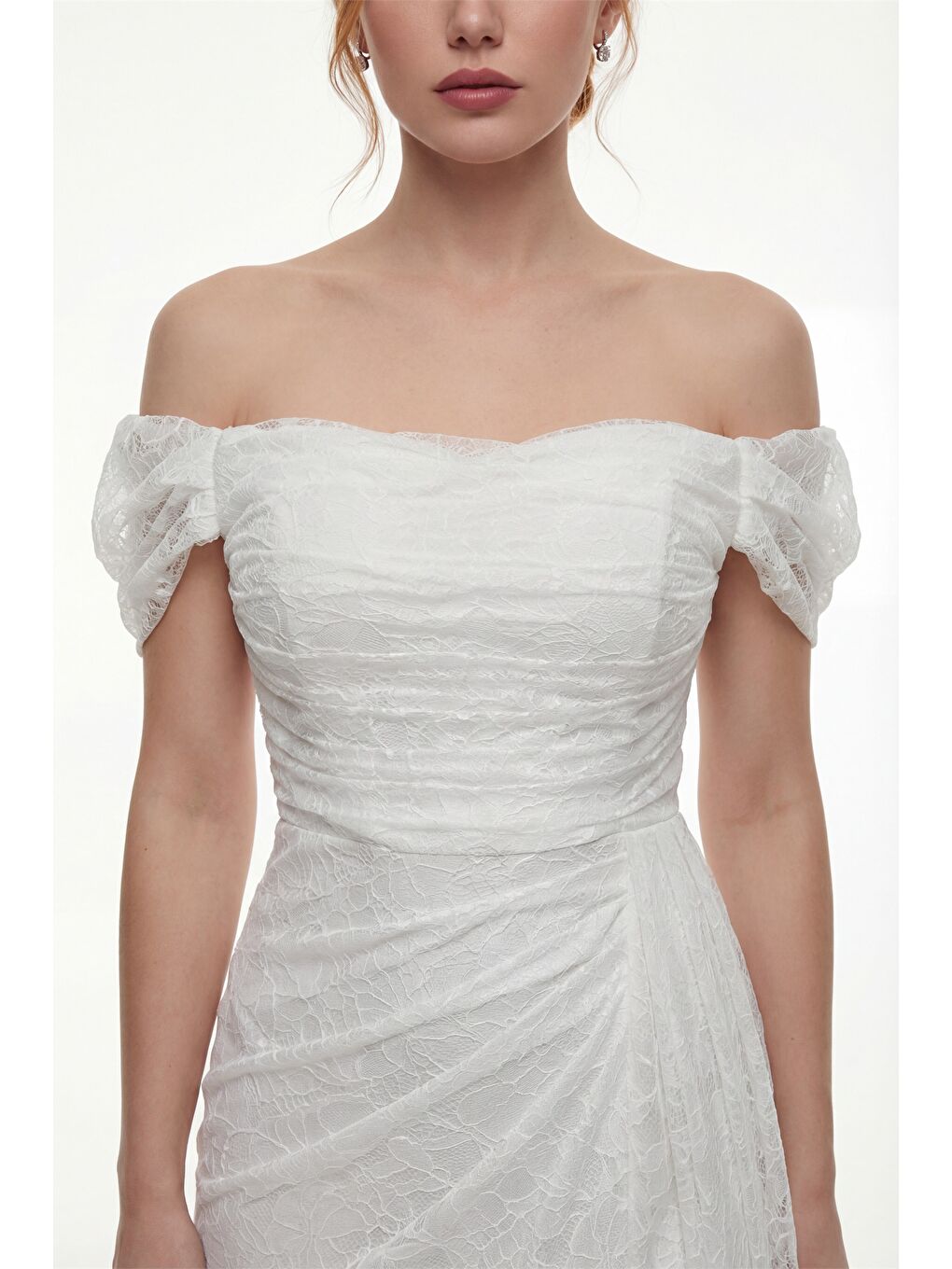 Kadın Beyaz Dar Kalıp Kayık Yaka Dantelli Uzun Abiye Elbise-2