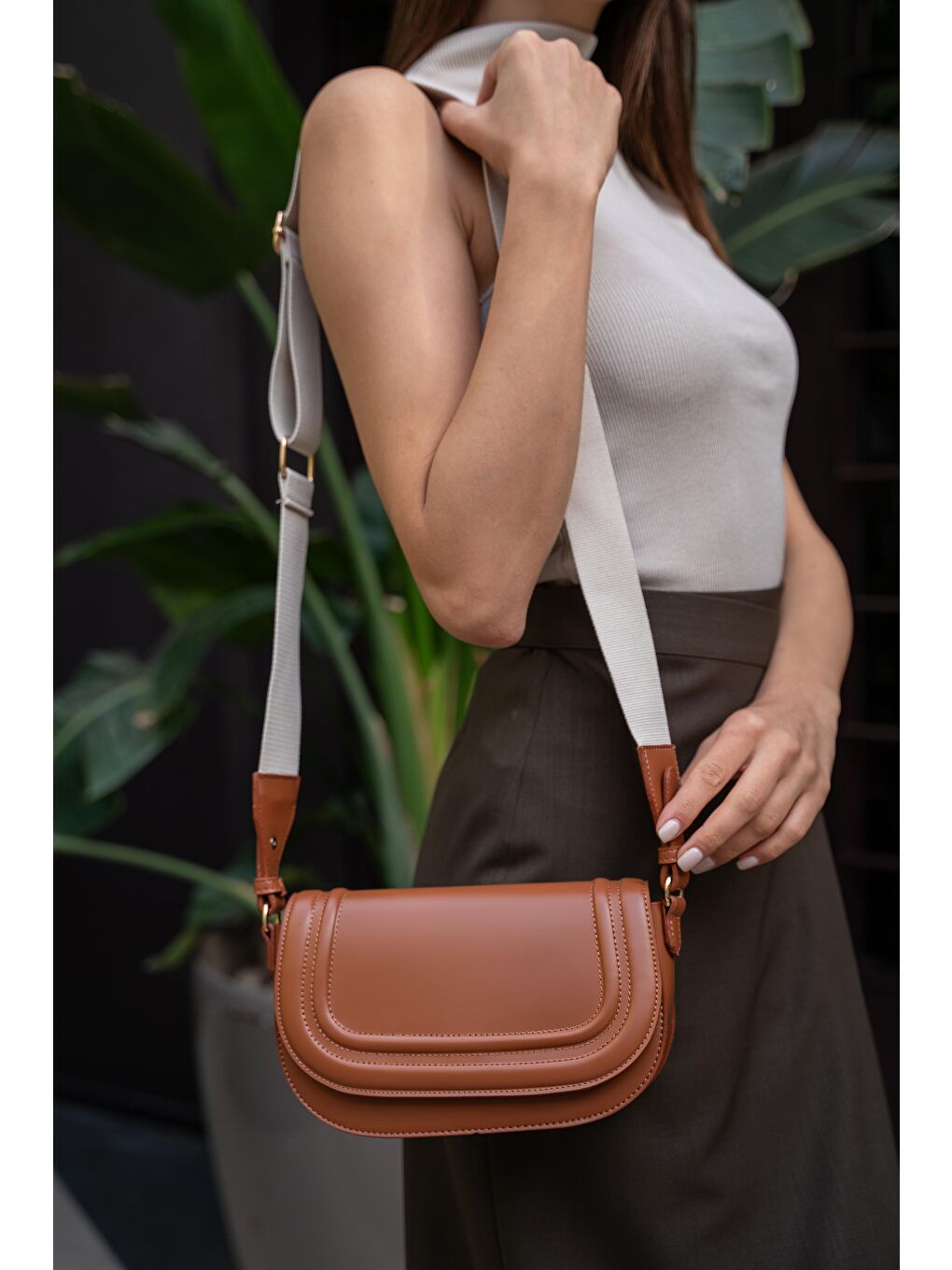 Kahverengi Tiffany Kanvas Askılı Çapraz Kadın Çanta - Taba