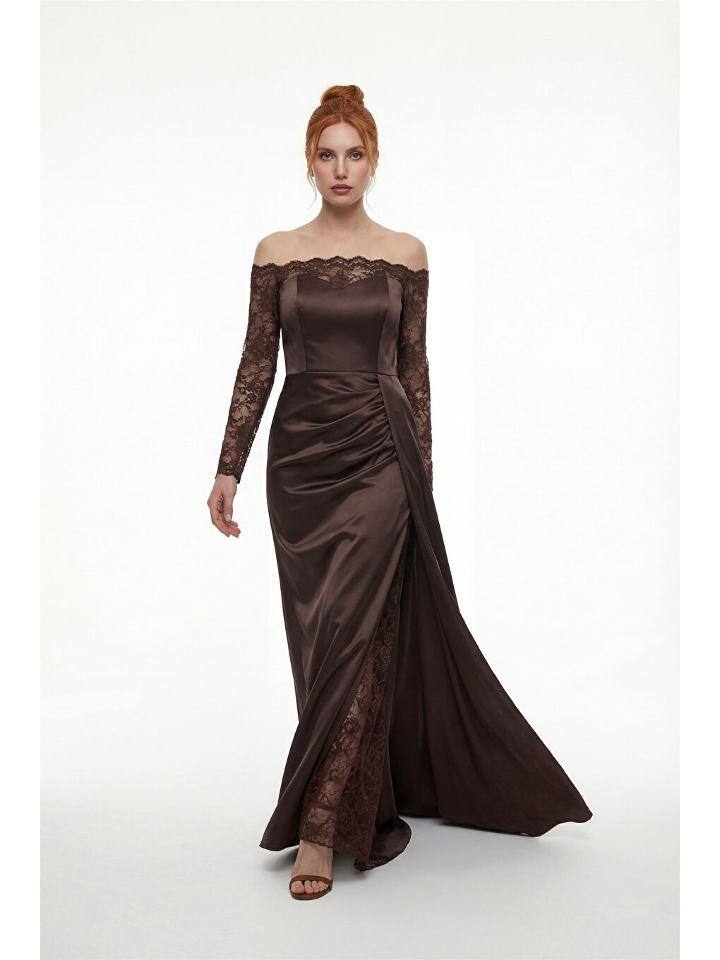 Kadın Kahverengi Kayık Yaka Dantel Detay Kuyruklu Uzun Abiye Elbise