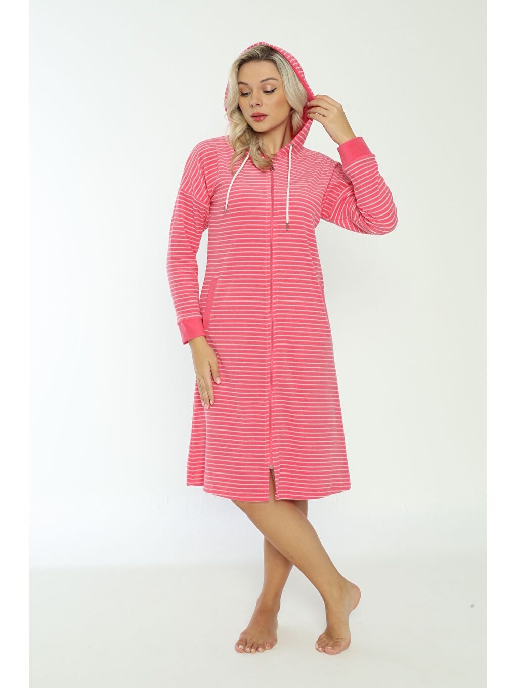 Pembe Kapüşonlu çizgi desenli fermuarlı elbise-1