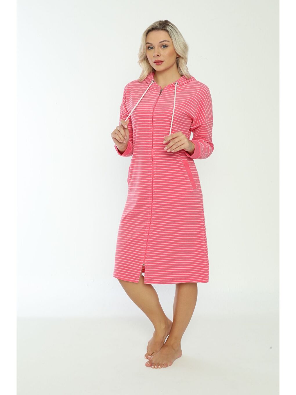 Pembe Kapüşonlu çizgi desenli fermuarlı elbise-5