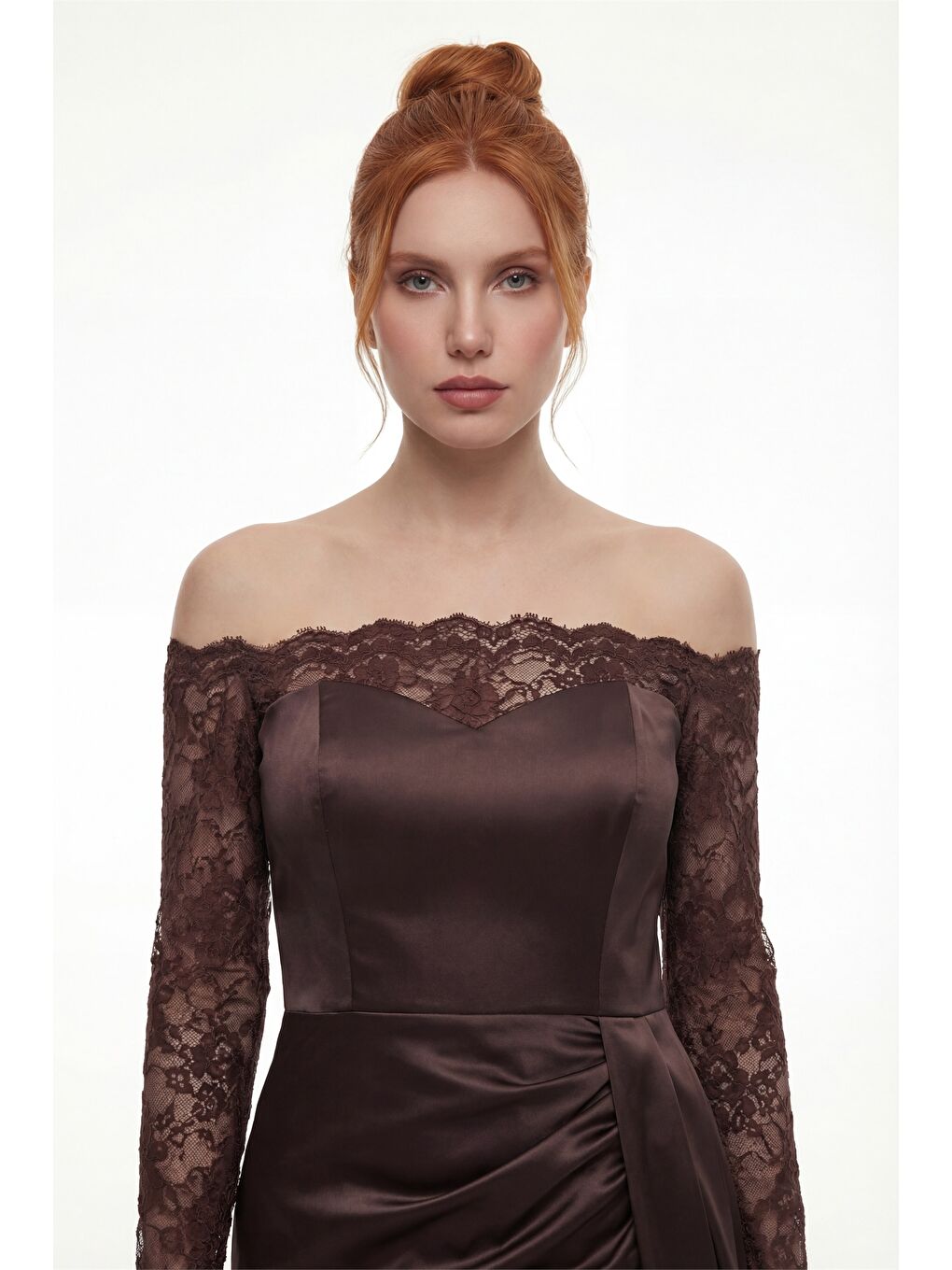 Kadın Kahverengi Kayık Yaka Dantel Detay Kuyruklu Uzun Abiye Elbise-2