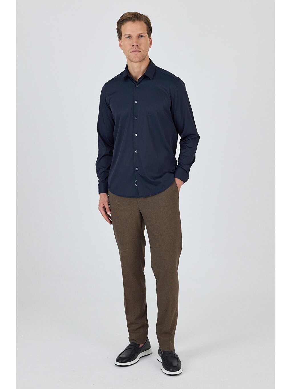 Koyu Lacivert Sert Yaka Cepsiz Gabardin Uzun Kol Slim Fit Esnek Gömlek 1004250234-1