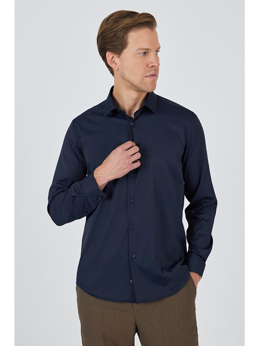 Koyu Lacivert Sert Yaka Cepsiz Gabardin Uzun Kol Slim Fit Esnek Gömlek 1004250234-2