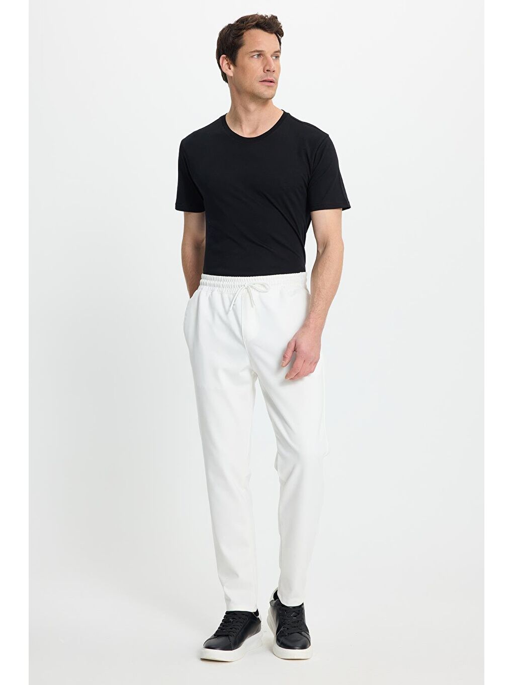 Erkek Regular Fit Klasik Kesim Beli Lastikli Bağcıklı Koyu Beyaz Jogger Pantolon-3