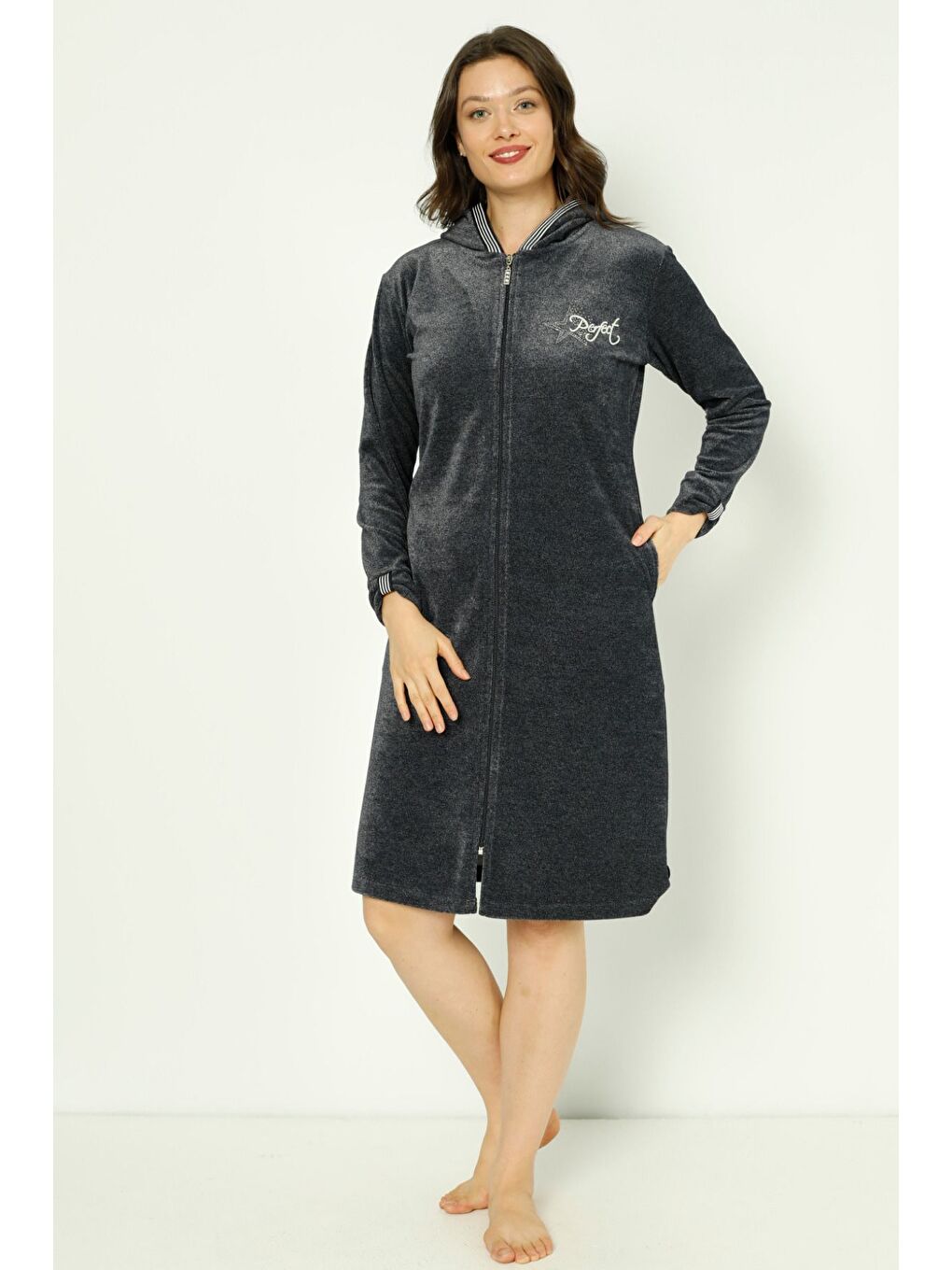 Lacivert Kapüşonlu Fermuarlı Nakışlı Taş Detaylı Kadın Pamuklu Kadife Elbise-3