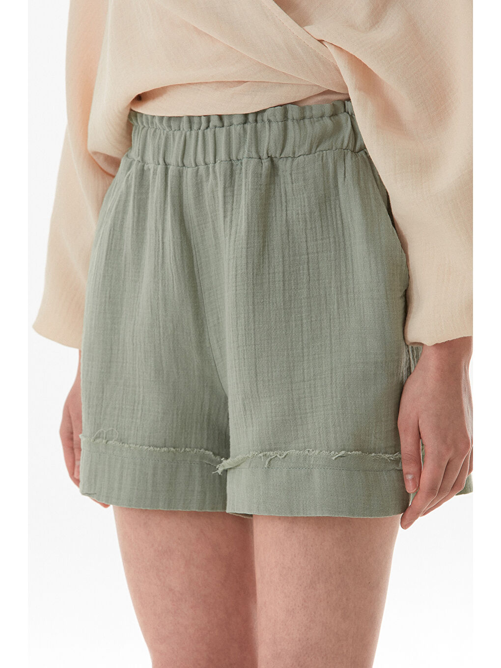 Turkuaz Beli Lastikli Cepli Müslin Şort-4