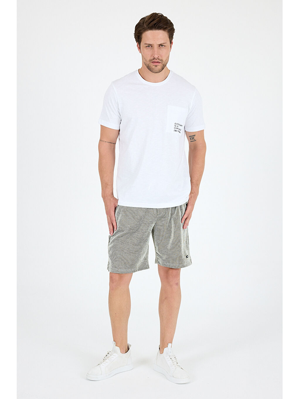 Beyaz %100 Pamuk Sıfır Yaka Baskılı Rahat Kesim, Nefes Alabilir Kumaş Erkek Tişört Basic Tişört 0068-2