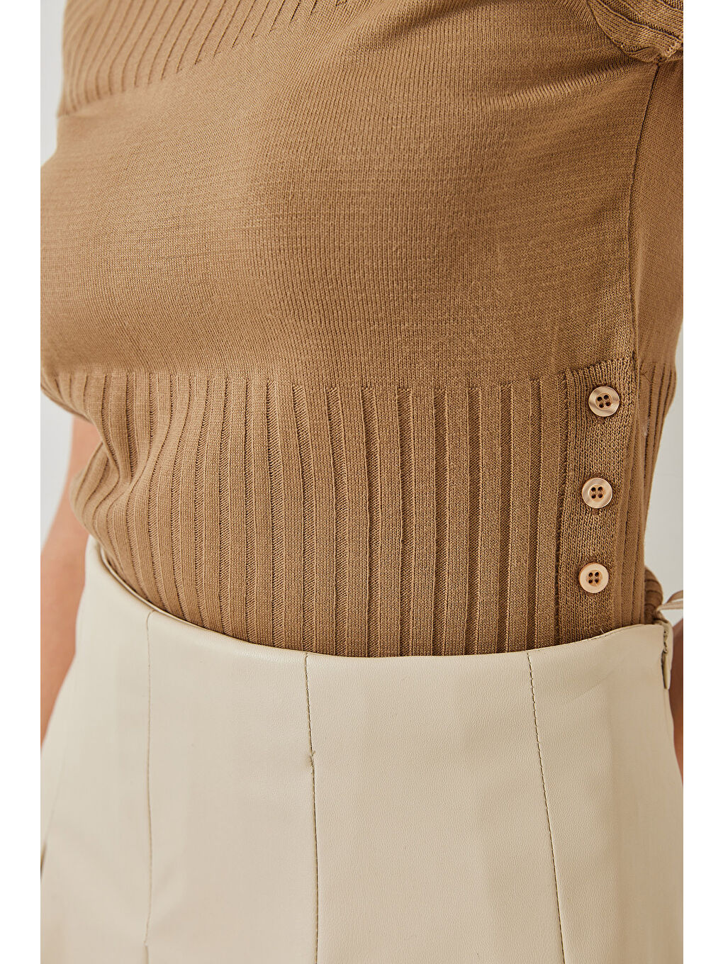 Kahverengi Kadın Yandan Düğmeli Kazak-1