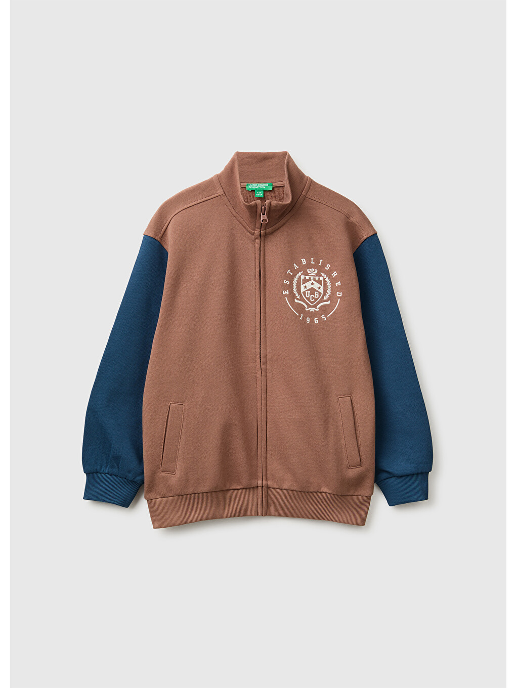 Erkek Çocuk Kahverengi Önü İşlemeli Ribanalı Cepli Fermuarlı Dik Yaka Sweatshirt