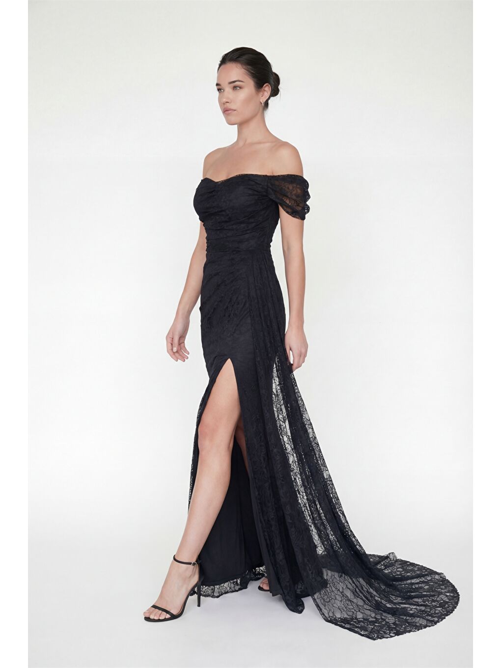 Kadın Siyah Dar Kalıp Kayık Yaka Dantelli Uzun Abiye Elbise-1