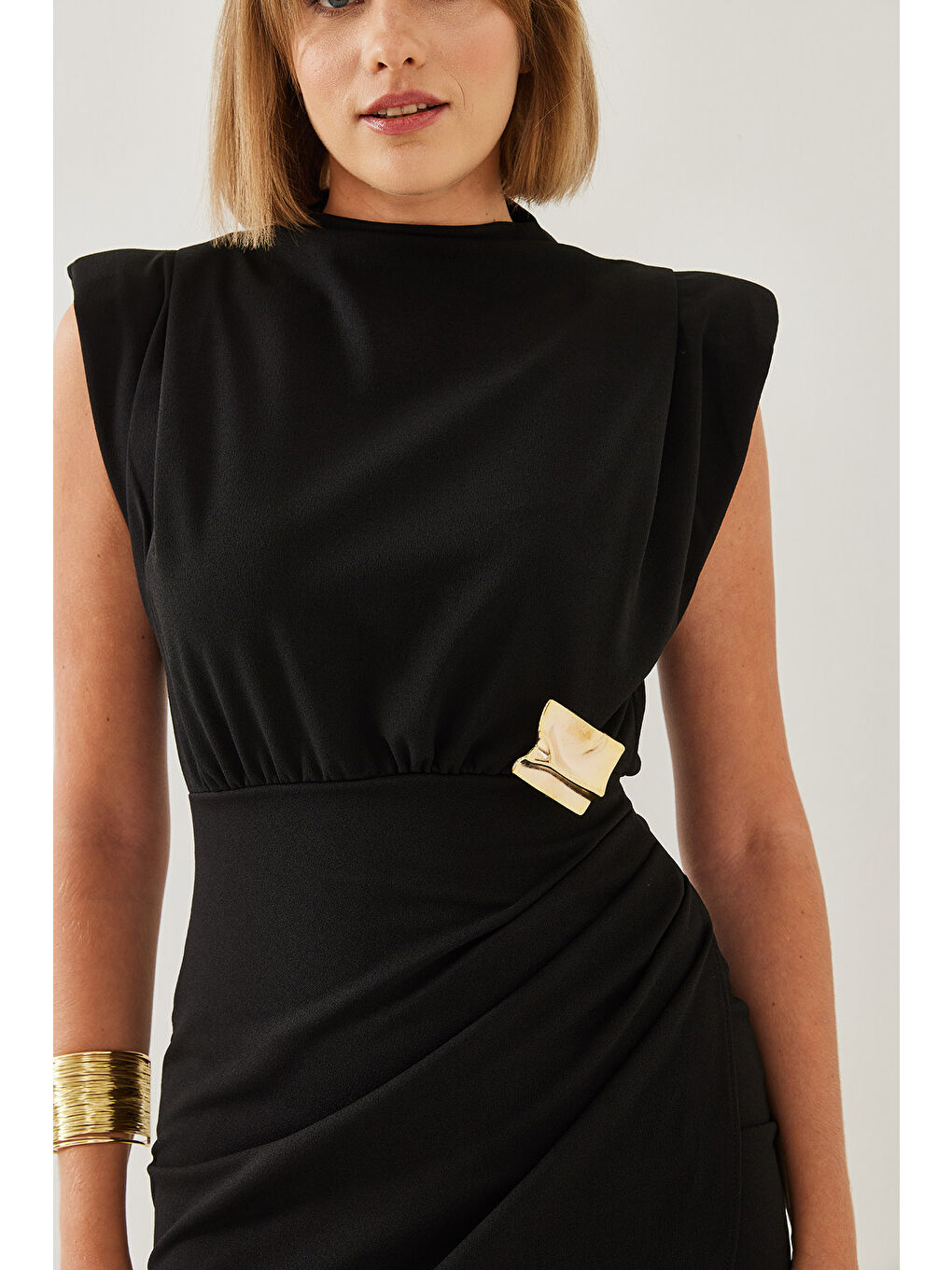 Siyah Kadın Tokalı Vatkalı Elbise-5