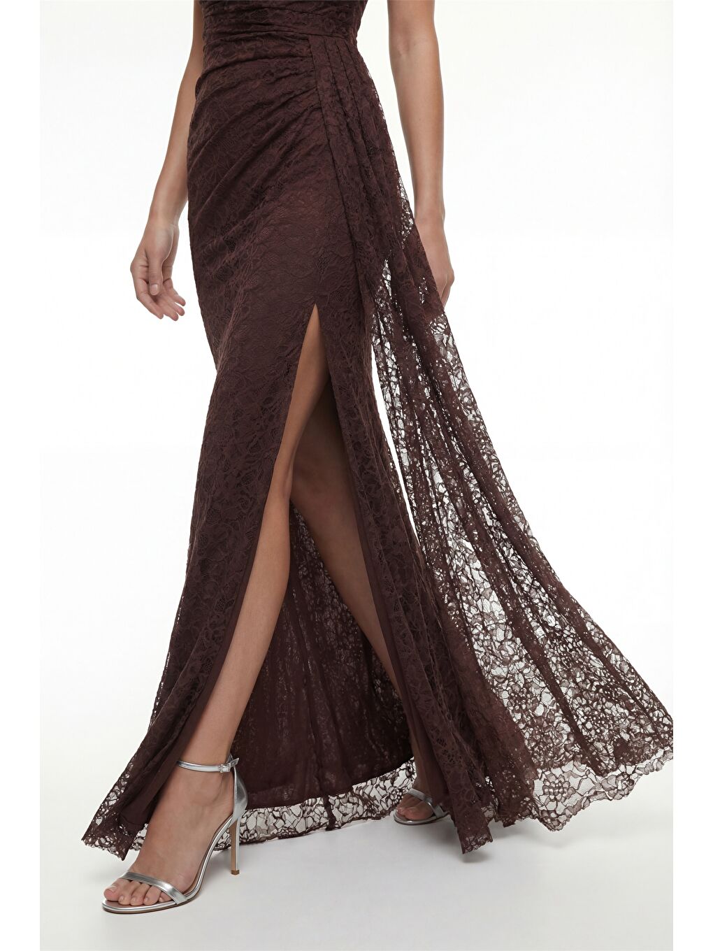 Kadın Kahverengi Dar Kalıp Kayık Yaka Dantelli Uzun Abiye Elbise-3