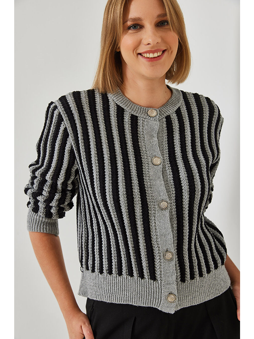 Gri Kadın Çizgili Triko Hırka-1