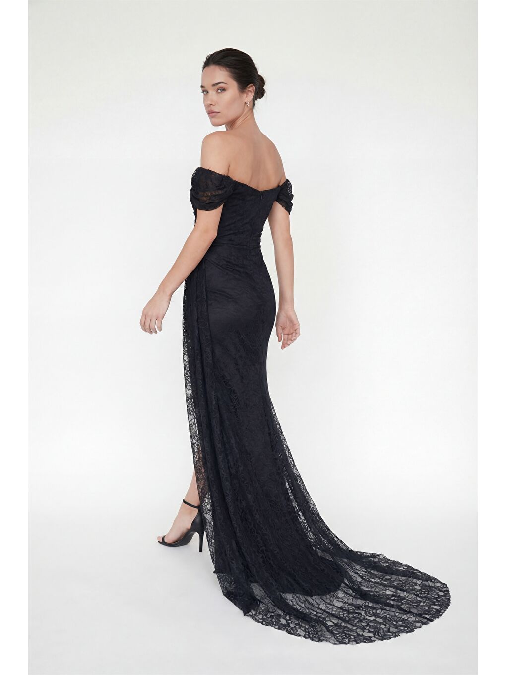 Kadın Siyah Dar Kalıp Kayık Yaka Dantelli Uzun Abiye Elbise-4