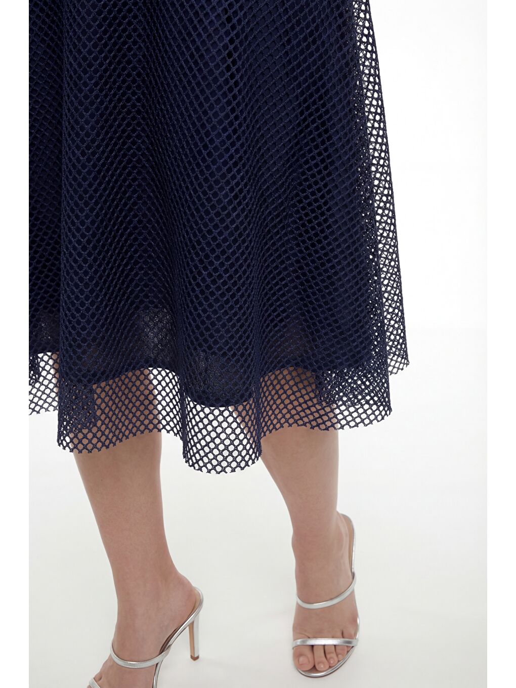 Kadın Lacivert Balon Kol File Kumaş Detaylı Midi Kloş Abiye Elbise-3