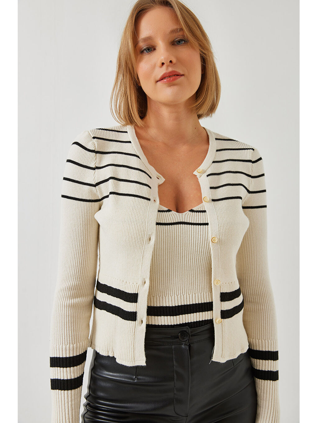 Ekru Kadın Çizgili Düğmeli İkili Triko Hırka