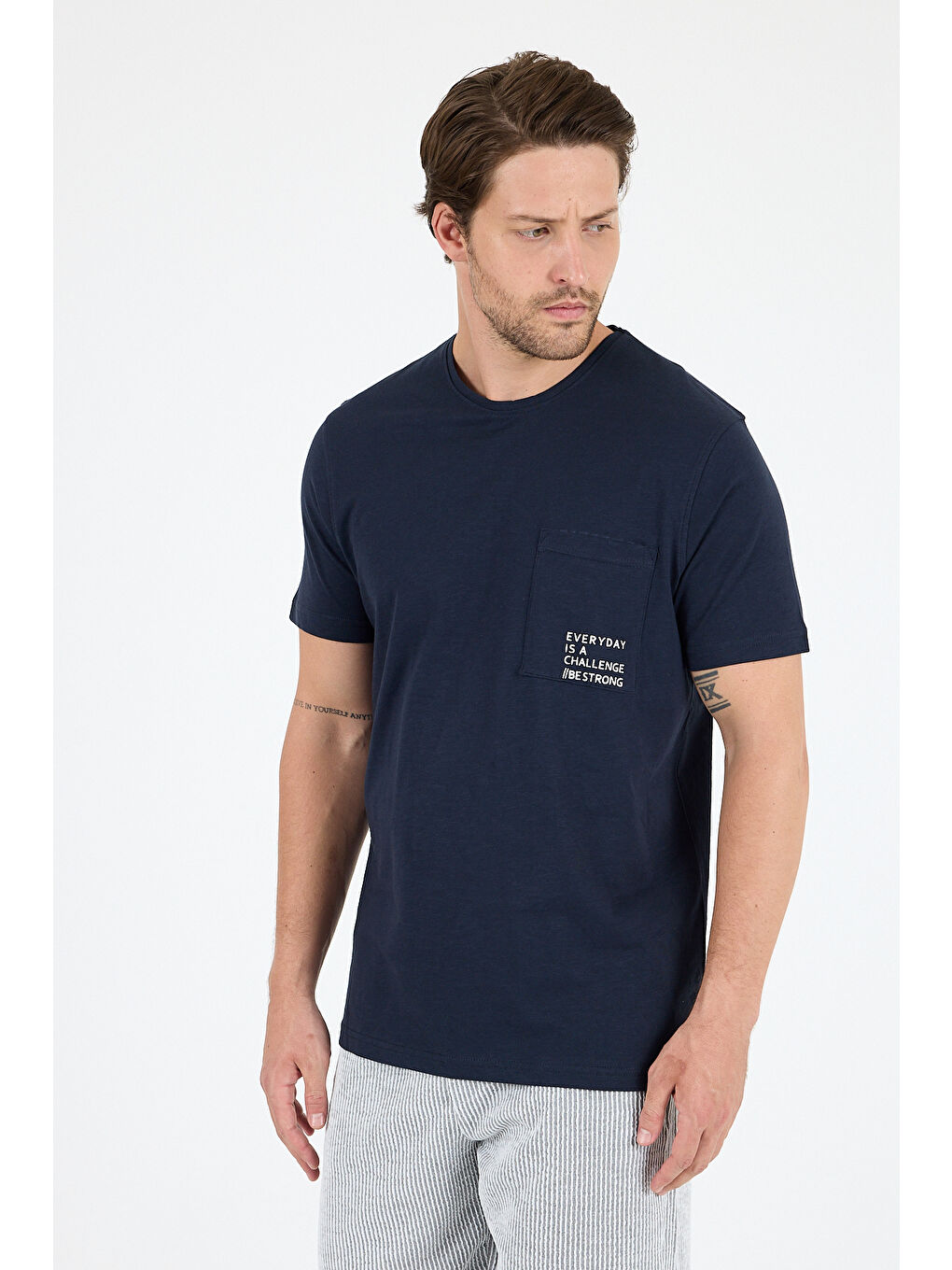 Lacivert %100 Pamuk Sıfır Yaka Baskılı Rahat Kesim, Nefes Alabilir Kumaş Erkek Tişört Basic Tişört 0068-2