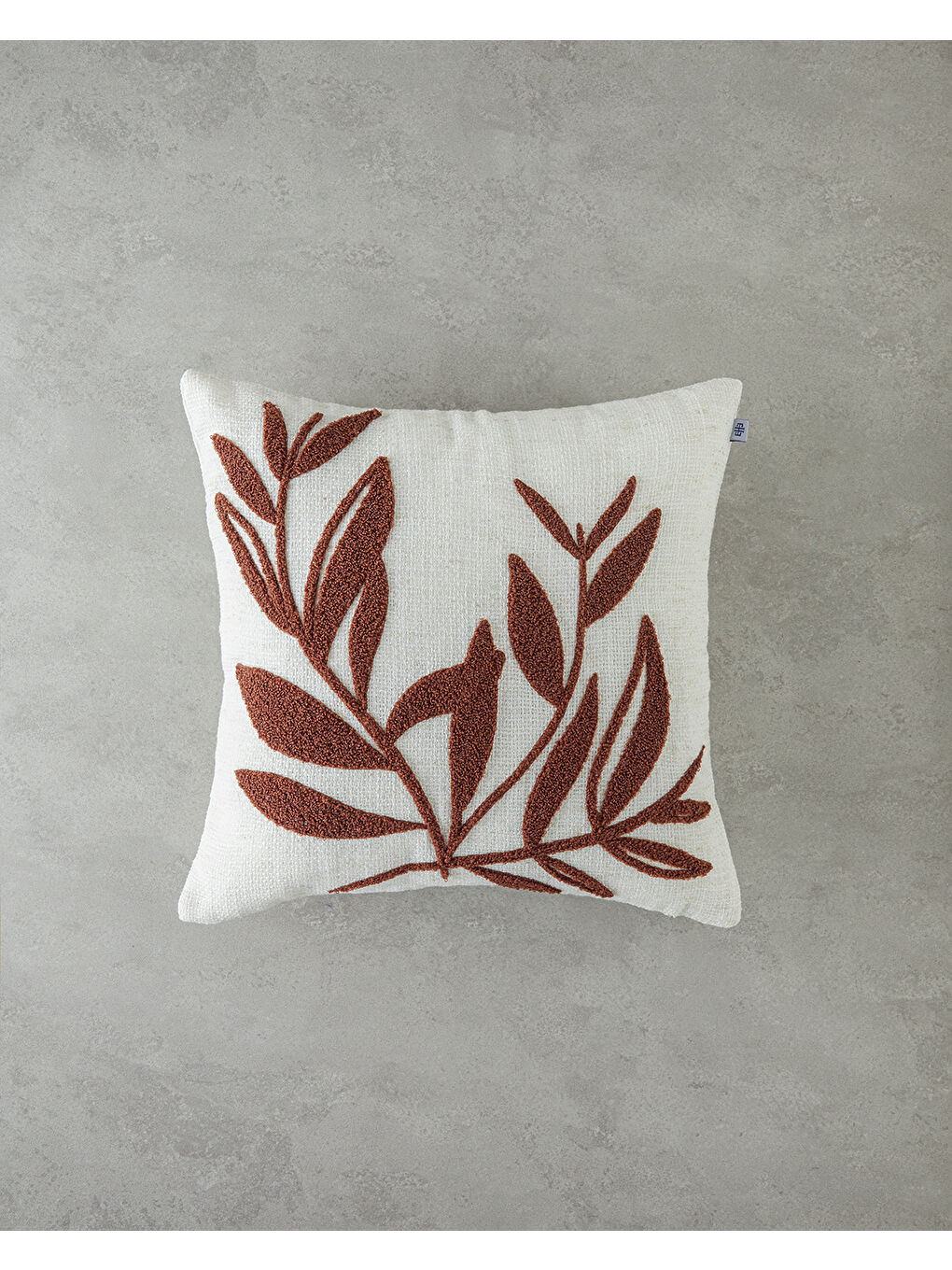 Foglie Punch Nakışlı Kırlent Kılıfı 45x45 cm Ekru