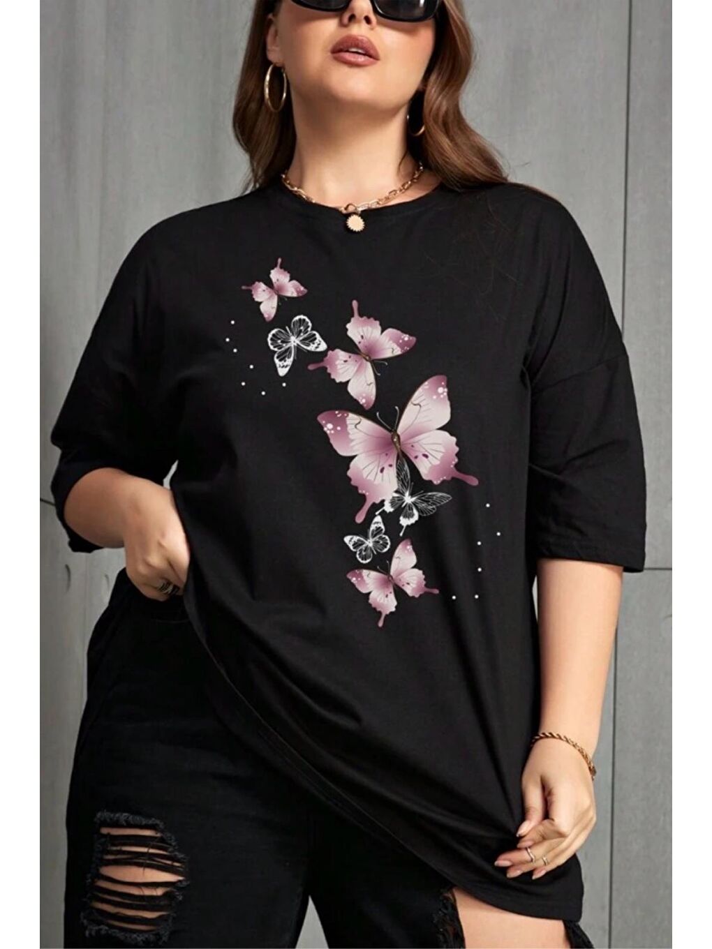Siyah Kelebek Baskılı Kadın Büyük Beden Battal Bisiklet Yaka Pamuklu T-Shirt Rahat Kesim