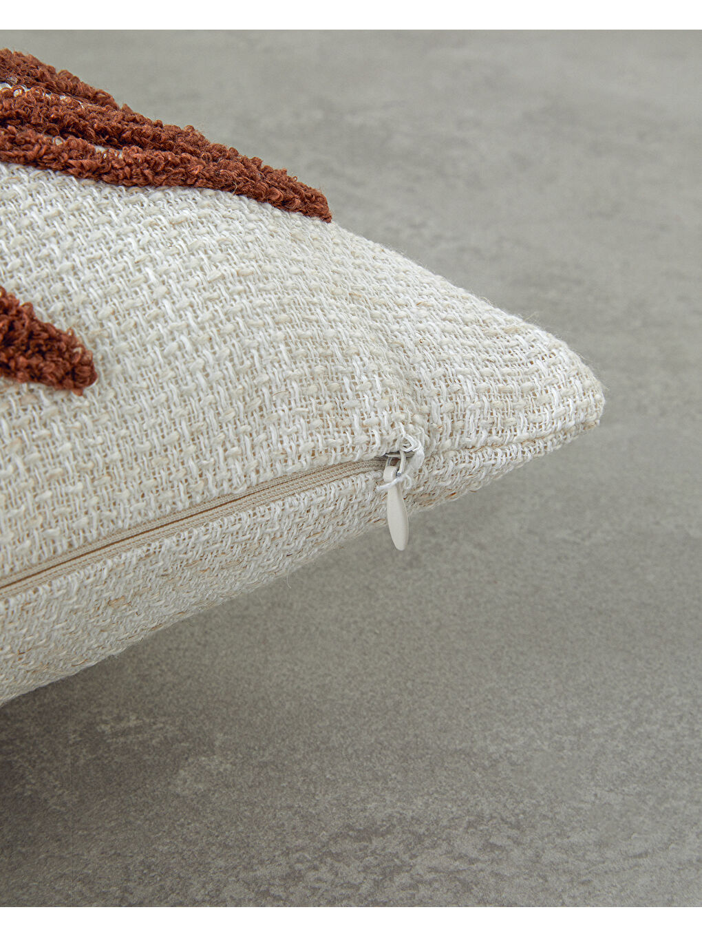 Foglie Punch Nakışlı Kırlent Kılıfı 45x45 cm Ekru-2