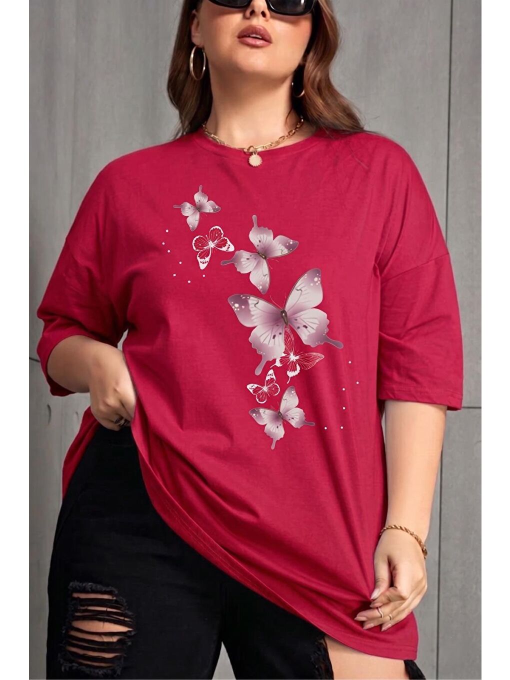 Kırmızı Kelebek Baskılı Kadın Büyük Beden Battal Bisiklet Yaka Pamuklu T-Shirt Rahat Kesim