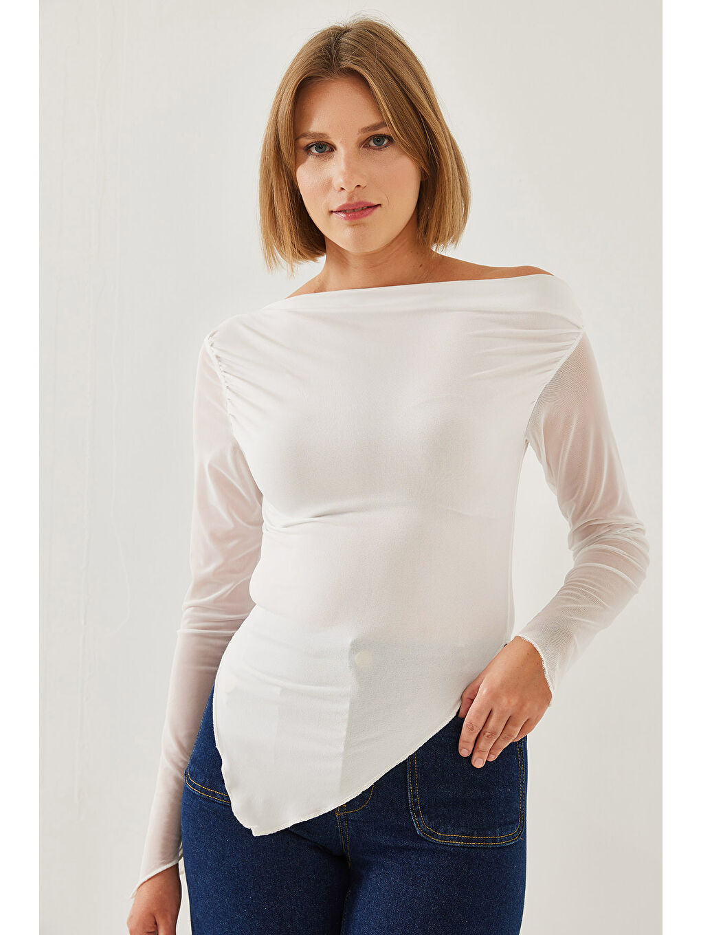 Beyaz Kadın Tül Detay Asimetrik Kesim Bluz-3