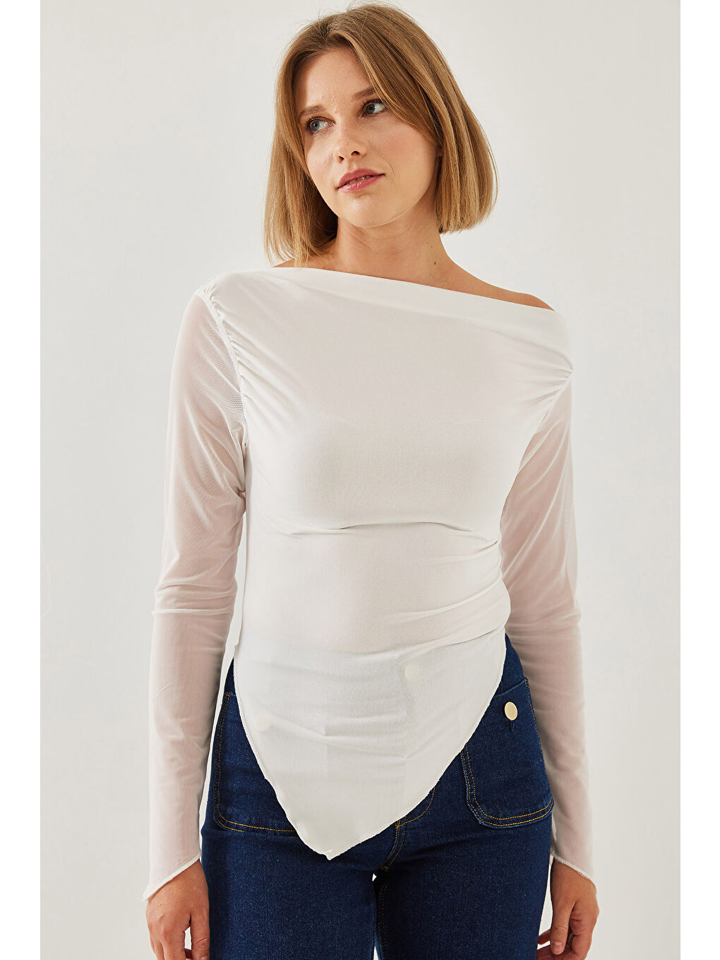 Beyaz Kadın Tül Detay Asimetrik Kesim Bluz-4