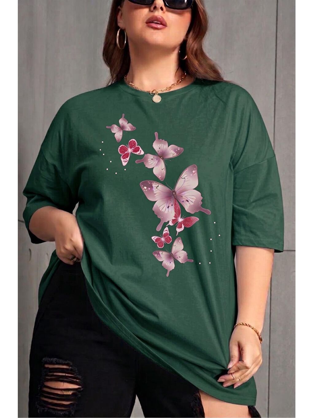 Yeşil Kelebek Baskılı Kadın Büyük Beden Battal Bisiklet Yaka Pamuklu T-Shirt Rahat Kesim