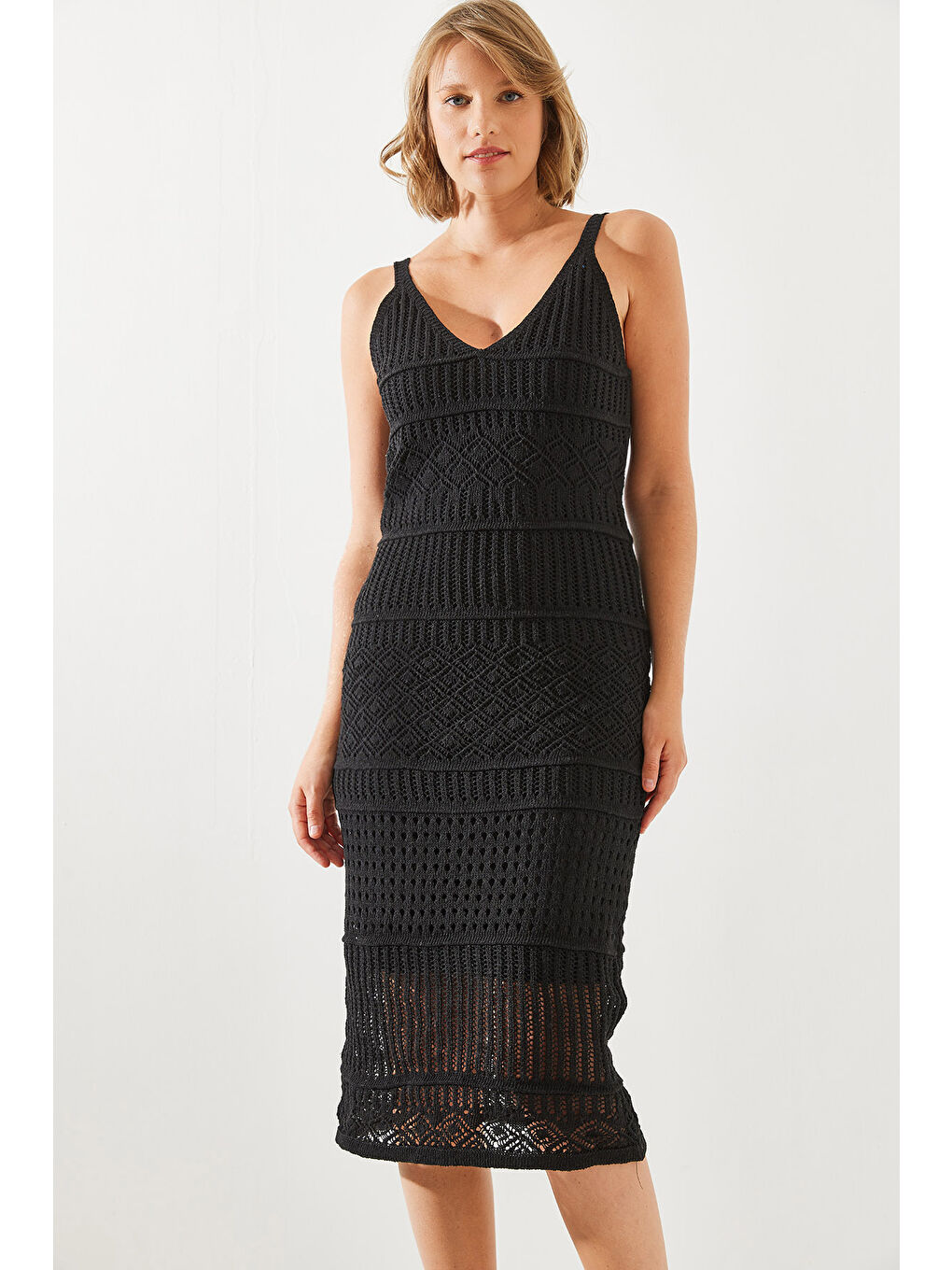 Siyah Kadın İnce Askılı Astarlı Ajurlu Triko Elbise