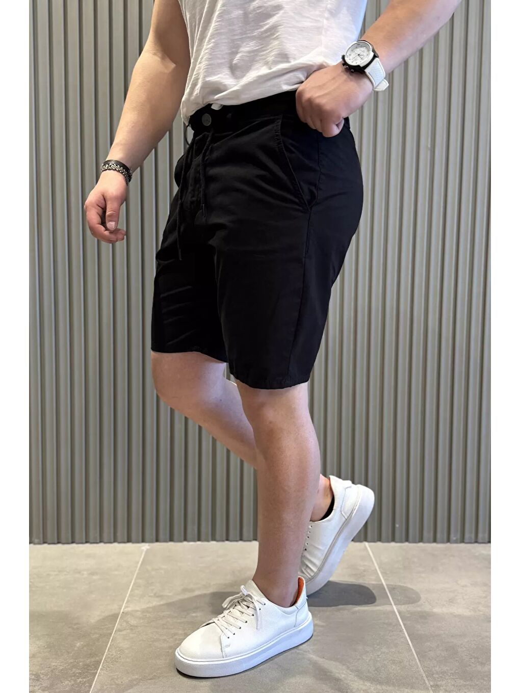 Siyah Bel Bağcıklı Fermuarlı Erkek Şort-1