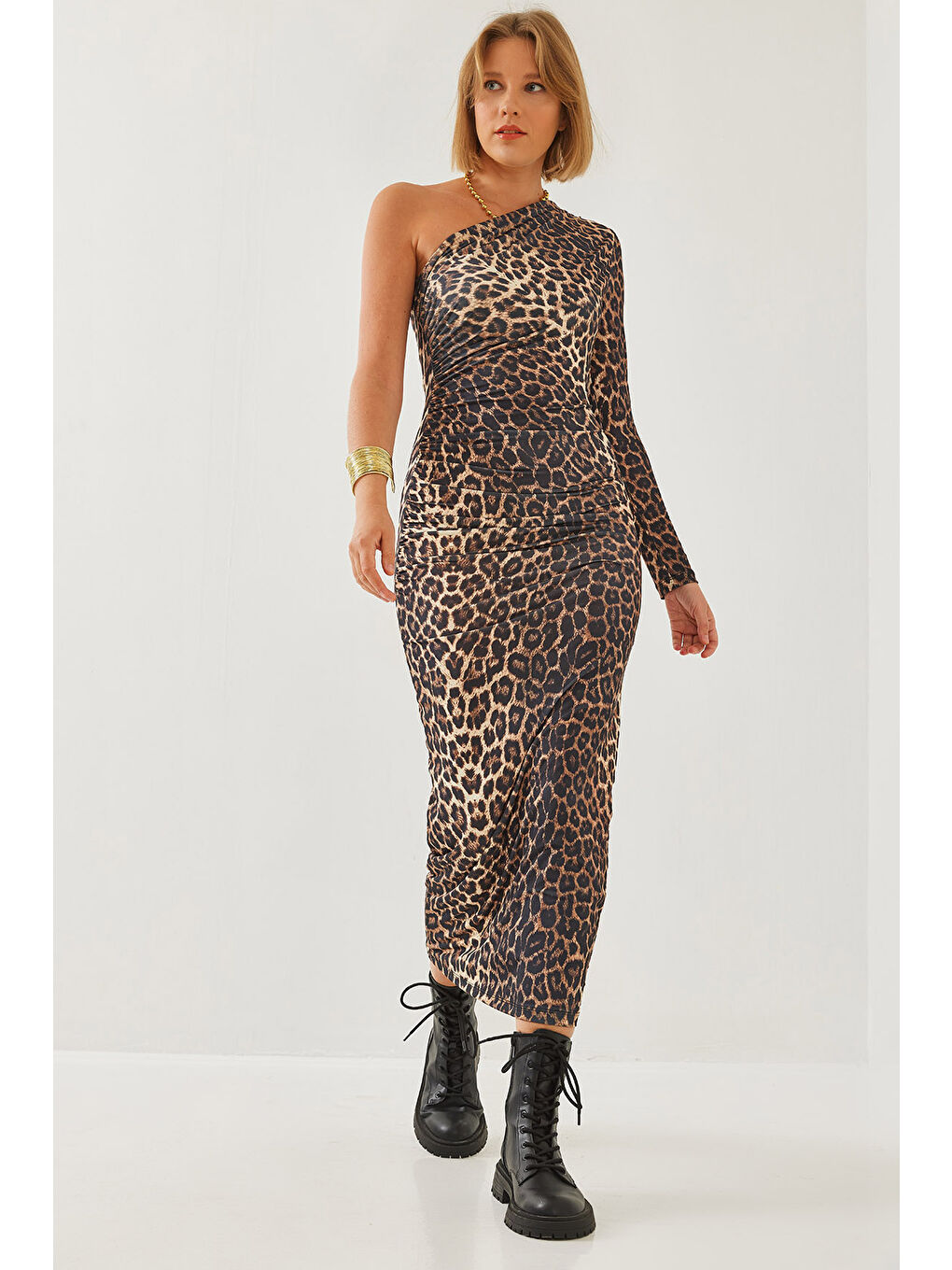 Kahverengi Kadın Tek Omuz ve Büzgülü Uzun Elbise -