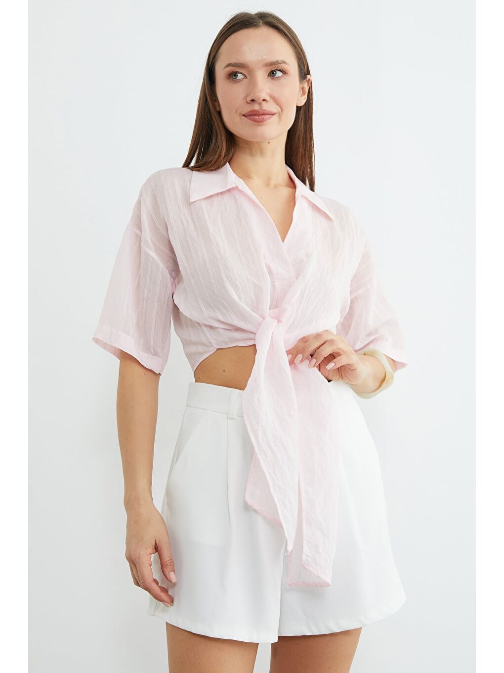 Pembe Çizgili Jakarlı Bağlamalı Crop Gömlek-4